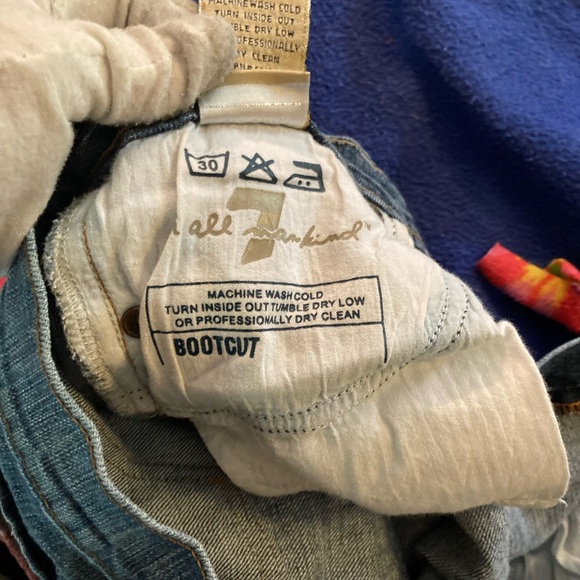 Like New! 7 For All Mankind Bootcut Jeans - Picture 8 of 8